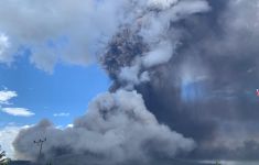 Gunung Lewotobi Laki-Laki Erupsi Setinggi 5.000 Meter  - JPNN.com