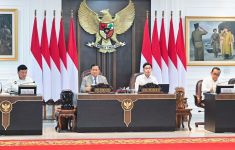 Bakal ke Luar Negeri, Prabowo Minta Para Menteri Tetap Laporan Lewat Video Call - JPNN.com