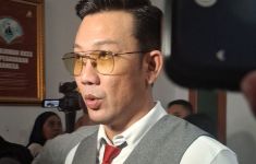 3 Berita Artis Terheboh: Denny Sumargo Bermasalah dengan Farhat, BPP KKSS Cabut Laporan - JPNN.com