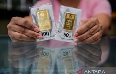 Harga Emas Antam Hari Ini Sabtu 16 November 2024 Turun Tipis, Berikut Daftarnya - JPNN.com