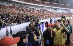 Kevin Diks Puji Suporter Timnas Indonesia: Mereka Sangat Luar Biasa - JPNN.com