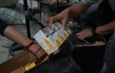 Tekan Peredaran Rokok Ilegal, Bea Cukai Gelar Operasi Pasar di Makassar & Banjarmasin - JPNN.com