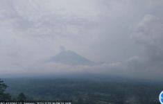 Gunung Semeru Erupsi Lagi, Tinggi Letusan 600 Meter - JPNN.com