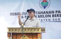 Kaget Lihat Jalan Rusak Parah di Kabupaten Serang, Mendes Yandri Hubungi Menteri PU - JPNN.com