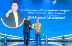 Aktif Mendorong Percepatan Reformasi Sektor Keuangan, Misbakhun Raih detikJatim Awards 2024 - JPNN.com