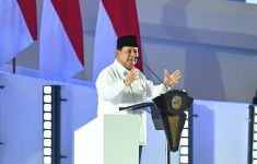 Syarat Kenaikan Gaji Guru ASN & Honorer, Simak Pernyataan Presiden Prabowo Ini - JPNN.com