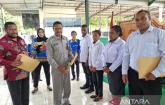 362 CPNS Formasi 2021 Pegunungan Arfak Terima SK, Bupati Yosias Berpesan Begini - JPNN.com