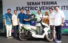 Dirut Petrokimia Gresik Bersama ITS Perbarui Ratusan Motor Listrik Operasional - JPNN.com