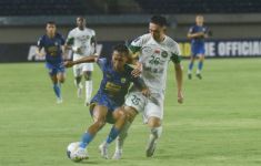 14 Gol Tercipta, Persib Bandung Gigit Jari - JPNN.com