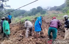 Innalillahi, Satu Keluarga Tertimbun Longsor di Sukabumi - JPNN.com