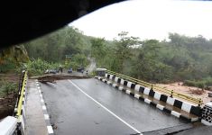 Banjir dan Longsor di Sukabumi, 2 Warga Meninggal, 10 Jembatan Putus - JPNN.com