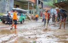 Tim BTB Bersihkan Musala dan Rumah Warga Sukabumi Pascabencana - JPNN.com