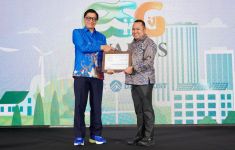 Pupuk Kaltim Raih Predikat Gold Star Investortrust ESG Awards 2024 - JPNN.com