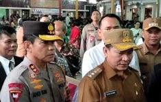 Pj Gubernur Sumsel Jamin keselamatan Umat Katolik Saat Misa Natal 2024 - JPNN.com