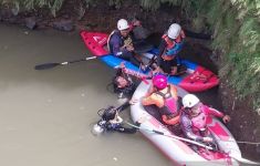 Hanyut di Sungai Ciliwung Bogor, Anak 13 Tahun Ditemukan Meninggal - JPNN.com