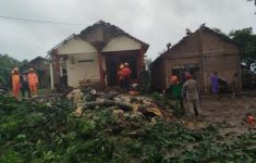 2 Desa di Jepara Dilanda Puting Beliung, 21 Rumah Rusak - JPNN.com