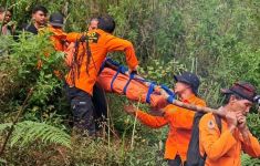 Jasad Korban Pendaki yang Meninggal di Puncak Gunung Dempo Berhasil Dievakuasi - JPNN.com