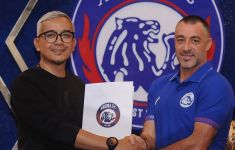 Arema FC Resmi Tunjuk Ze Gomes sebagai Pelatih Baru - JPNN.com