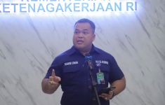 Usia Pensiun Pekerja Indonesia Naik Menjadi 59 Tahun, Begini Penjelasan Kemnaker - JPNN.com