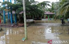 Banjir Rob Menerjang Kawasan Timur Jambi, 3 Rumah Dilaporkan Rusak Berat - JPNN.com