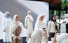 Hijab Meleyot Jadi Tren Baru, Intip Koleksi dari Brand Mungkin - JPNN.com