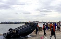 Polisi Periksa Mobil Eks Anggota BIN yang Terbalik di Marunda - JPNN.com