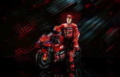 Tersenyum Bersama Gresini Racing, Marc Marquez Siap Jadi Protagonis di Ducati - JPNN.com