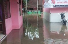 2 Sekolah di Klaten Terendam Banjir, Siswa Diminta Belajar di Rumah - JPNN.com