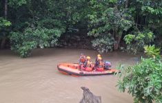 Pelajar SD di Muara Enim Hilang Tenggelam di Sungai Niru, Tim SAR Lakukan Pencarian - JPNN.com