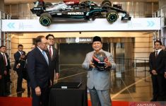 Saat Anwar Ibrahim Tertawa Saat Prabowo Berseloroh Meminta Mobil F1 - JPNN.com