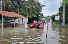 680 KK Terdampak Banjir yang Melanda Sejumlah Kecamatan di Kabupaten Tangerang - JPNN.com