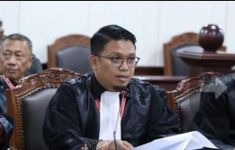 Di MK, Kubu Petrus Omba Sebut Dalil Gugatan Seharusnya Selesai di Bawaslu atau PTUN - JPNN.com