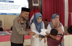 Memperingati Isra Mikraj, Polres Siak Berbagi Kebahagiaan Kepada Anak Yatim - JPNN.com