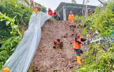 Tanah Longsor, Banjir & Angin Kencang Melanda Kabupaten Kudus - JPNN.com