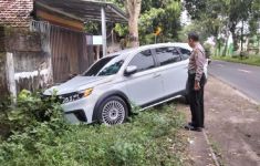 Ibu dan Balita di Kediri Ditabrak Mobil, Pengemudinya Mabuk? - JPNN.com