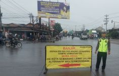 Pantura Kaligawe Semarang Banjir Hari Ini, Simak Cerita Rizky & Doni, Parah - JPNN.com