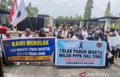 Demo Honorer juga Bergolak di Daerah, Pasal 66 jadi Landasan, Maunya Full - JPNN.com