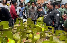 Pastikan Distribusi Elpiji 3 Kg Tertib, Wapres Gibran Datangi Pangkalan Gas di Pasar Manggis Jaksel - JPNN.com