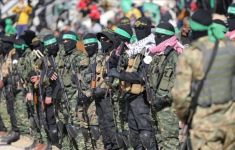 Berseragam Militer Tentara Israel, 3 Sandera Dibebaskan Hamas - JPNN.com