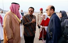 Megawati Tiba di Madinah, akan Ziarah ke Makam Nabi Muhammad SAW - JPNN.com