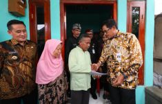 Warga Pemalang Mengapresiasi Program Perbaikan RTLH Pemprov Jateng - JPNN.com