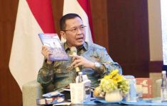 Laksda Edwin Ungkap Potensi Laut untuk Swasembada Pangan Lewat Buku - JPNN.com