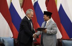 Bertemu Sekretaris Dewan Keamanan Federasi Rusia, Prabowo Tanya Kabar Putin - JPNN.com