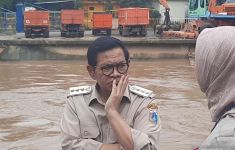 Gubernur Pramono Instruksikan Buka Pintu Air Manggarai - JPNN.com