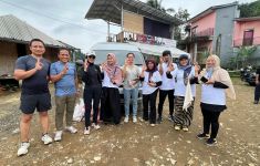 Bulog Gelar 'Trekking Bersama Befood Community' di Pasir Pete Sentul - JPNN.com