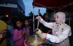 Nabilah Ayu Turun Langsung Salurkan Bantuan untuk Warga Pengadegan - JPNN.com