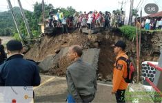 BPBD Jabar: Longsor Sukabumi, 7 Warga Hilang, 1 Anak Meninggal - JPNN.com