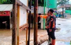 Banjir Disertai Longsor di Sukabumi Menewaskan Satu Warga dan Tujuh Orang Hilang - JPNN.com