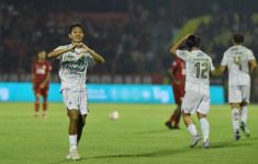 Dewa United Tumbang, Persib Berpesta di Padang - JPNN.com