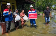 PGN Salurkan Bantuan untuk Para Korban Banjir di Bekasi & Jakarta Timur - JPNN.com